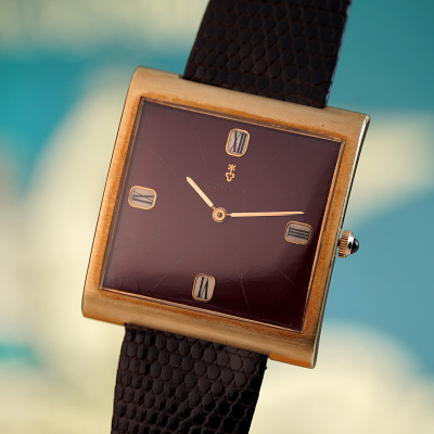 Corum Buckingham 5879 Bordeaux Dial