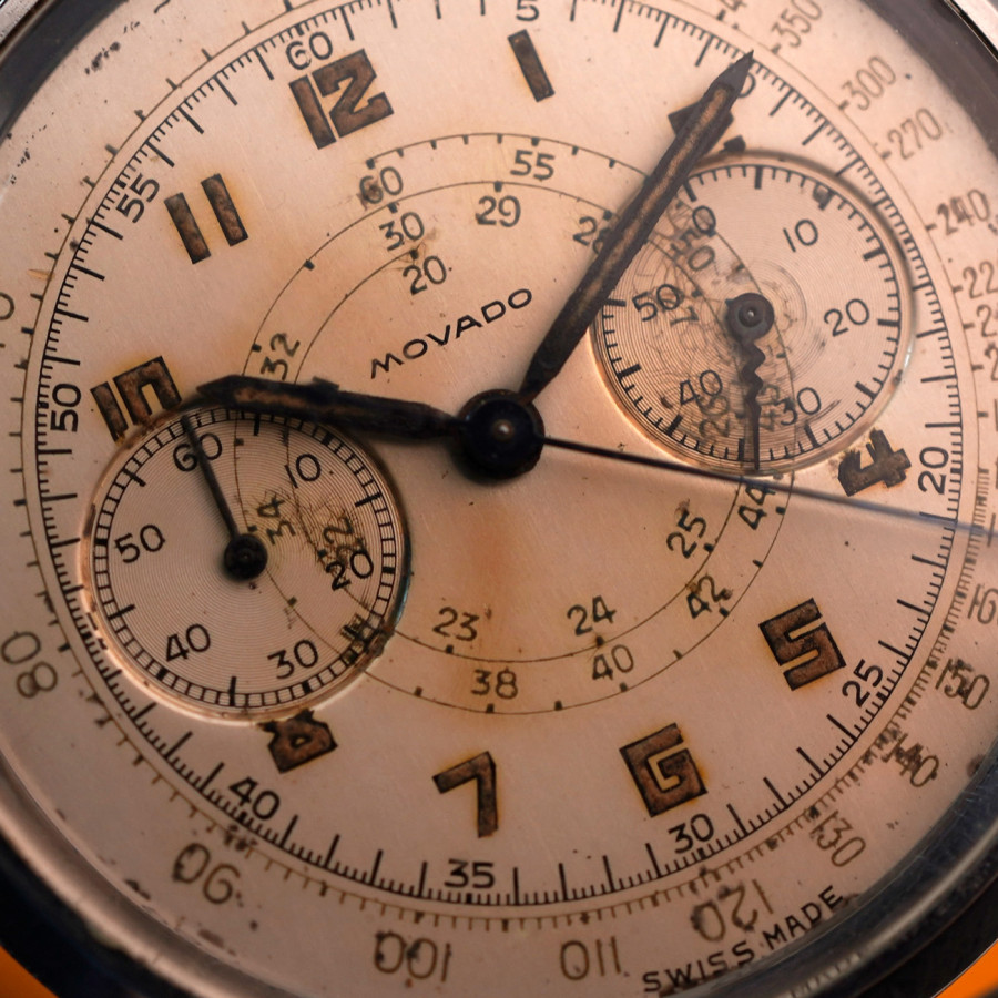 Movado M90 Chronograph 19028 Silver Dial - silberfarbenes Zifferblatt mit herrlicher authentischer Patina