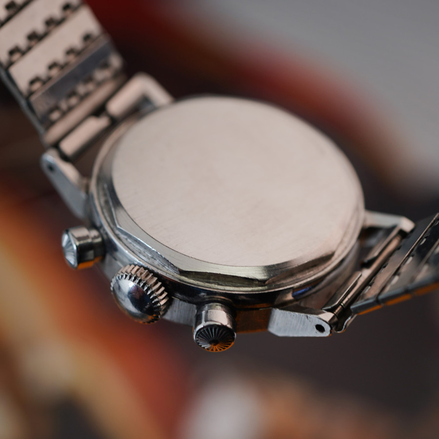 Movado M95 Chronograph 19018 Black Dial - verschraubter Boden