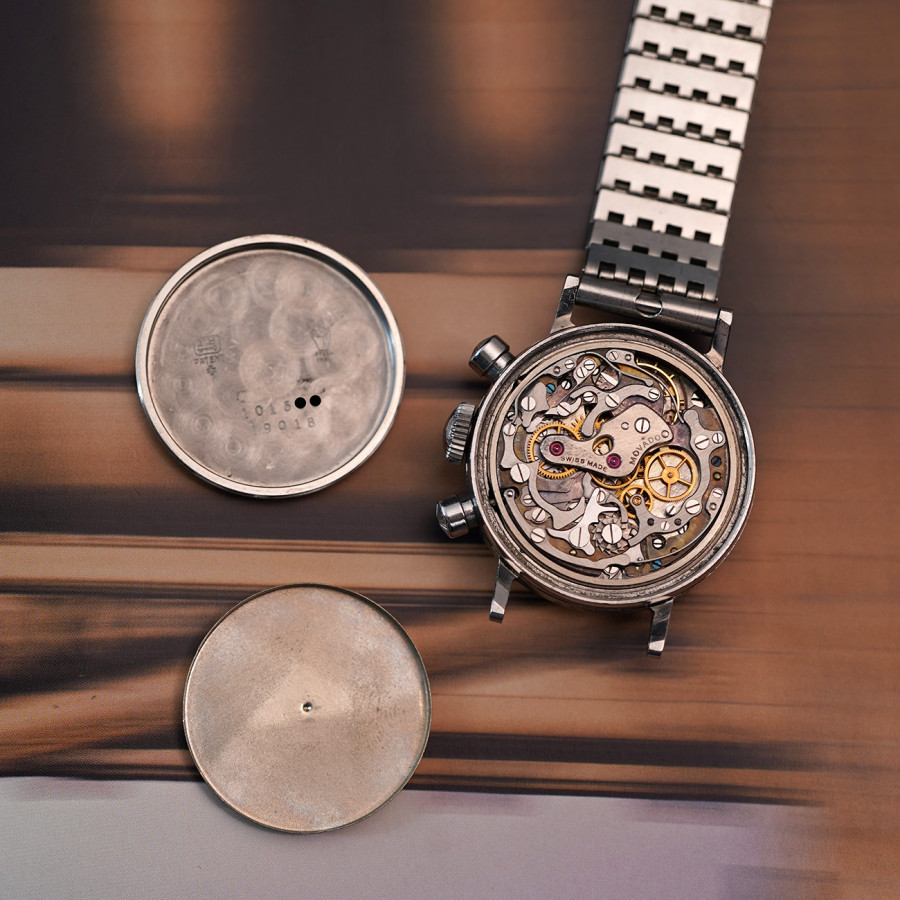Movado M95 Chronograph 19018 Black Dial - Staubschutzdeckel