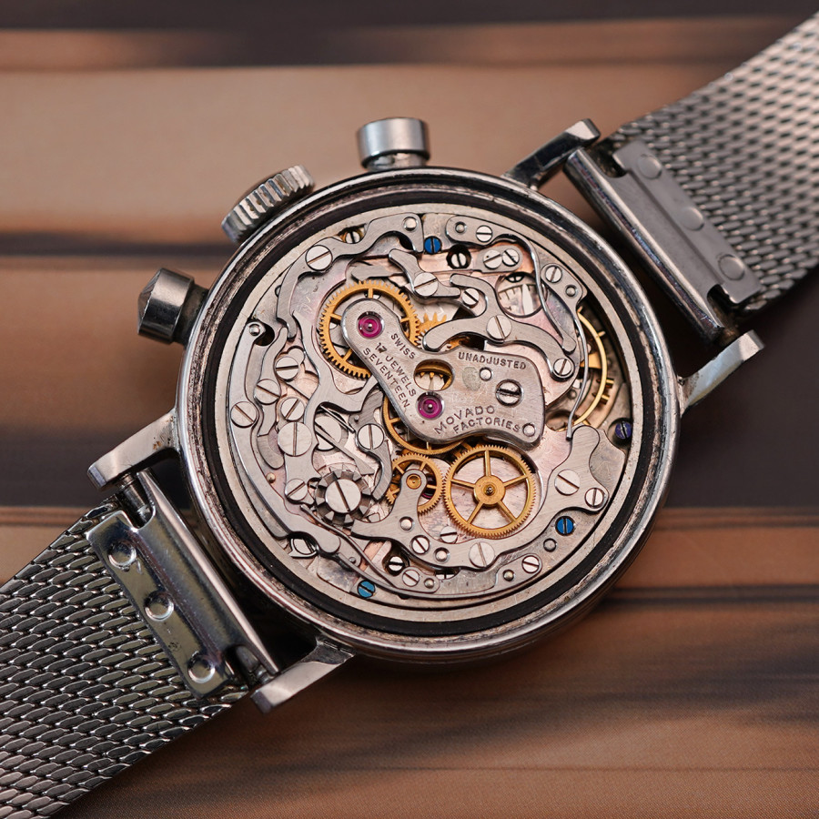 Movado M90 Chronograph 19028 Silver Dial - Movado manual-wind caliber M90