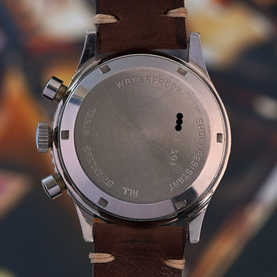 Nivada Grenchen Chronomaster Aviator Sea Diver 105/9989 - tiefe Gravuren auf dem Boden