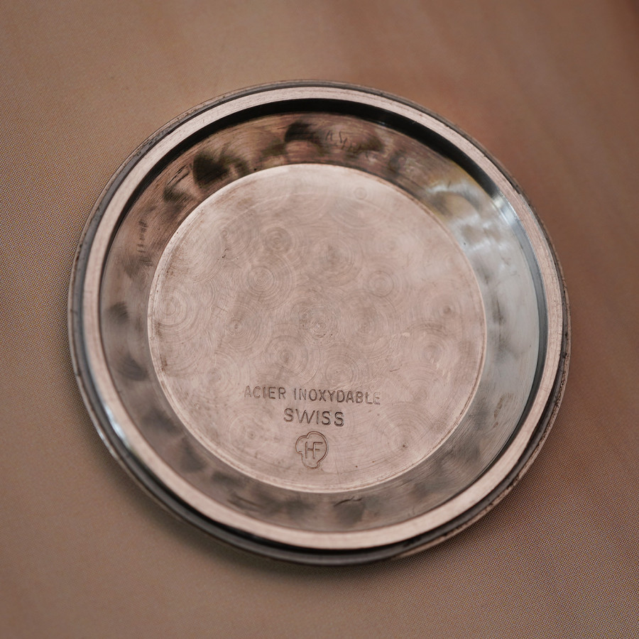 Universal Genève Polerouter 20217 - Thailand - engravings inside the back