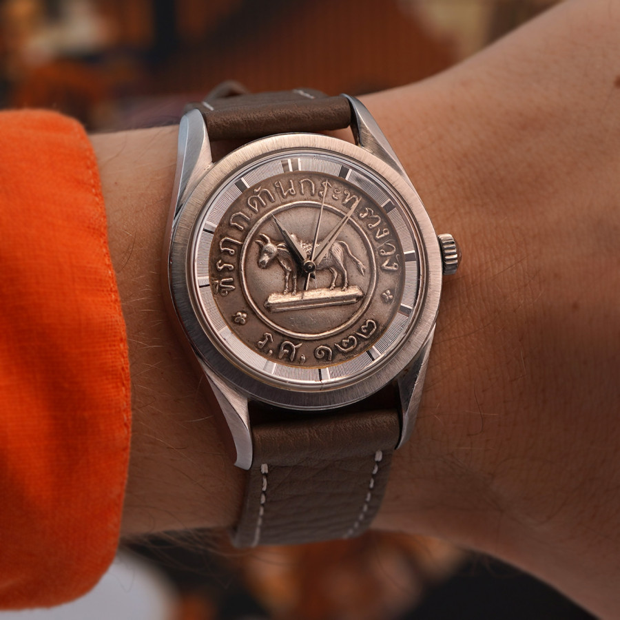 Universal Genève Polerouter 20217 - Thailand - totally unusual look on the wrist