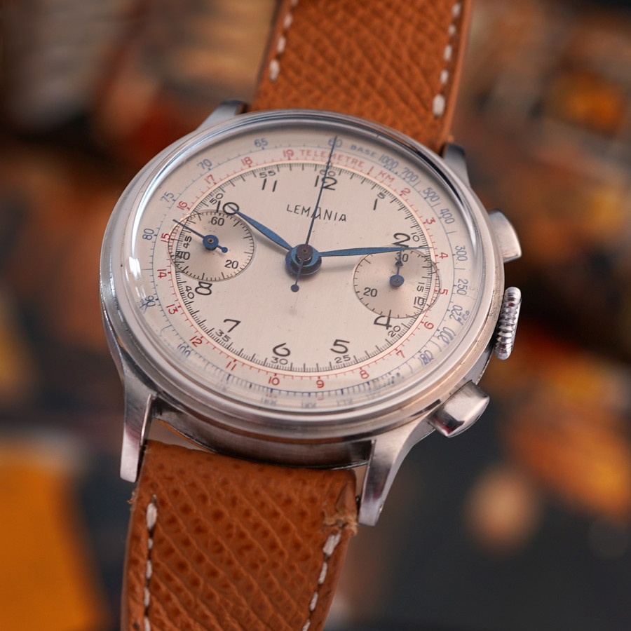 Lemania Chronograph Red and Blue - two-tone-Zifferblatt, blaue Zeiger