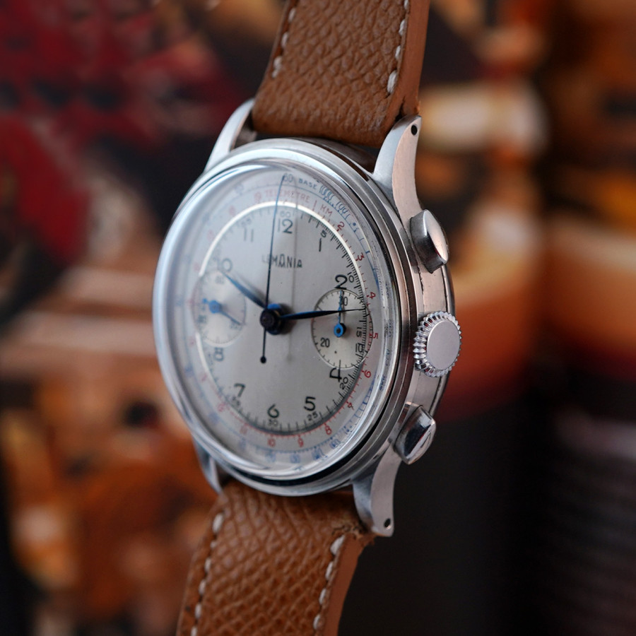 Lemania Chronograph Red and Blue - oliven-förmige Drücker, originale Krone